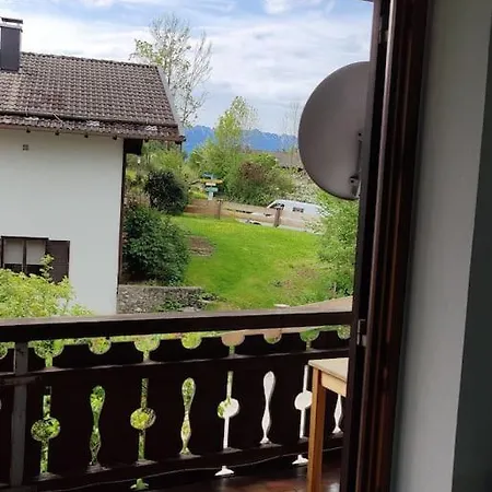 Grosse Mit Dachterrasse